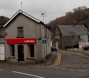 ladbrokes-street-shop